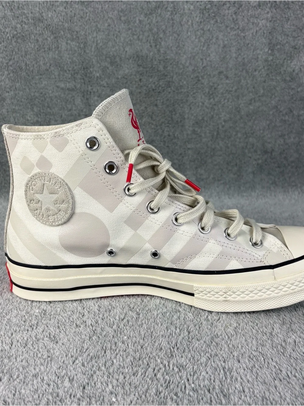 Size US 10.5 UK 9.5 Liverpool F.C. x Converse Chuck 70 High Anfield Stadium - Picture 14 of 16